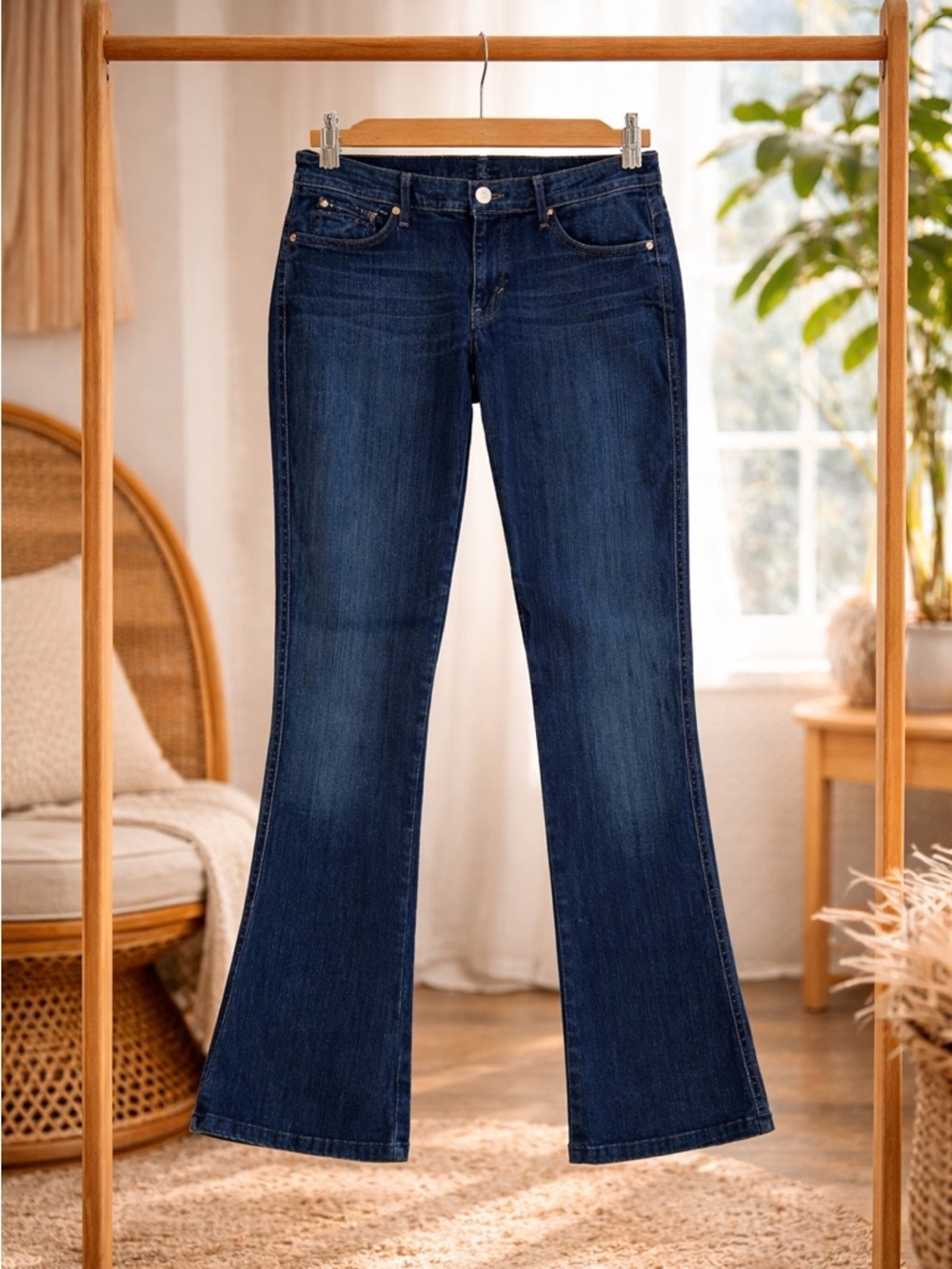 7 For All Mankind Kaylie Flare / Bootcut Jeans Dark Wash Rhinestone Size 32